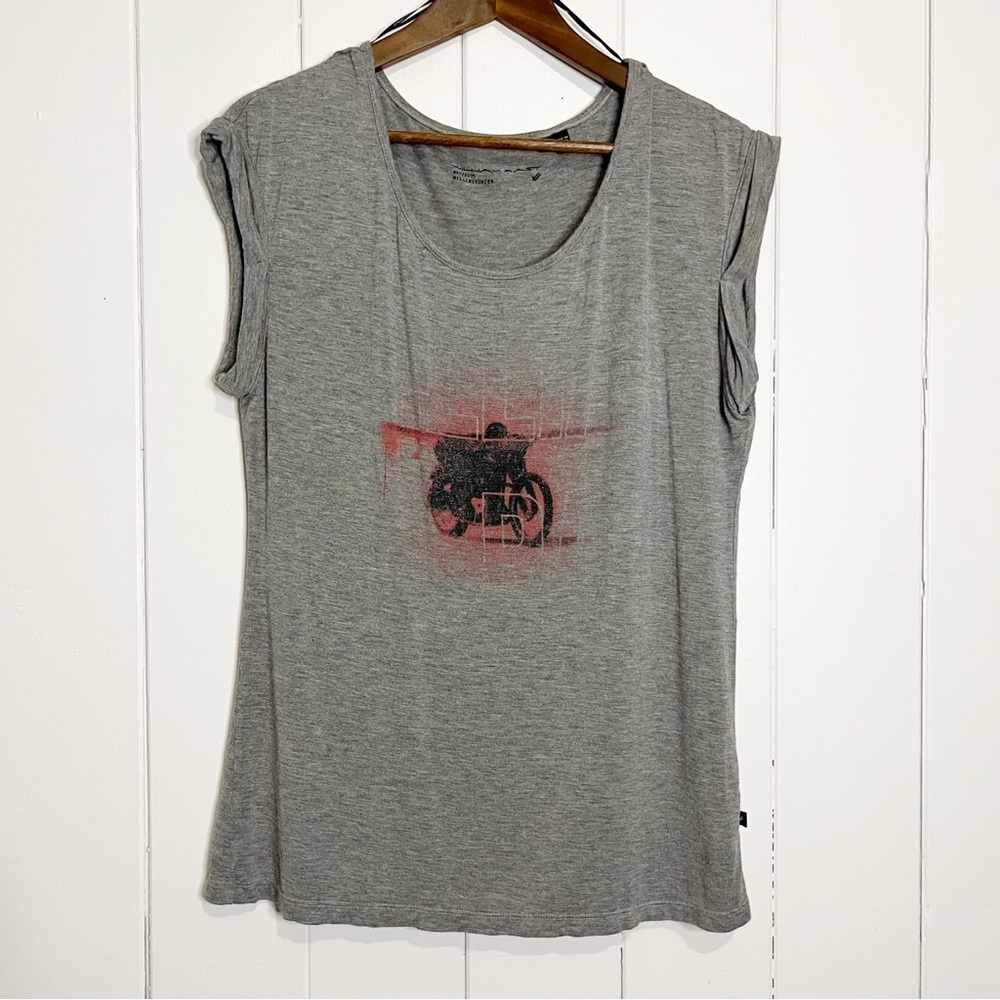 William Rast Motor Bike Graphic T-Shirt. Size Small.